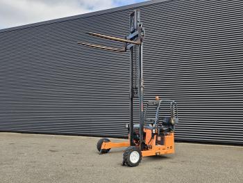MOFFETT M4 25.3 / TRUCK-MOUNTED FORKLIFT / 2500KG